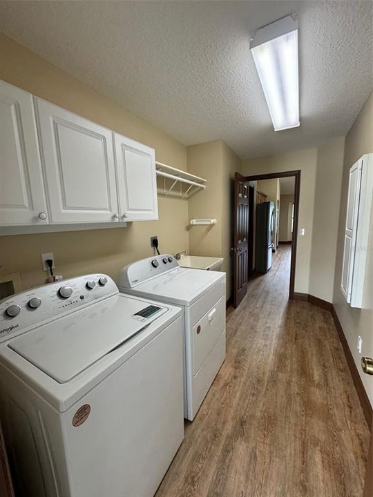 For Rent: $2,200 (3 beds, 2 baths, 2136 Square Feet)