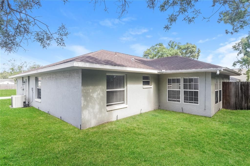 For Rent: $1,945 (3 beds, 2 baths, 1587 Square Feet)