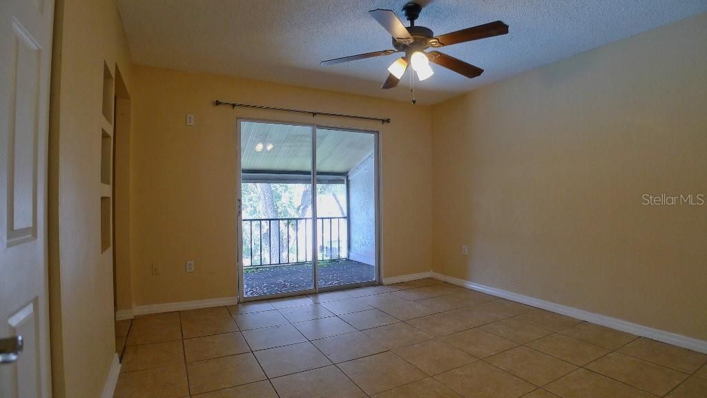 For Rent: $1,700 (2 beds, 1 baths, 1098 Square Feet)