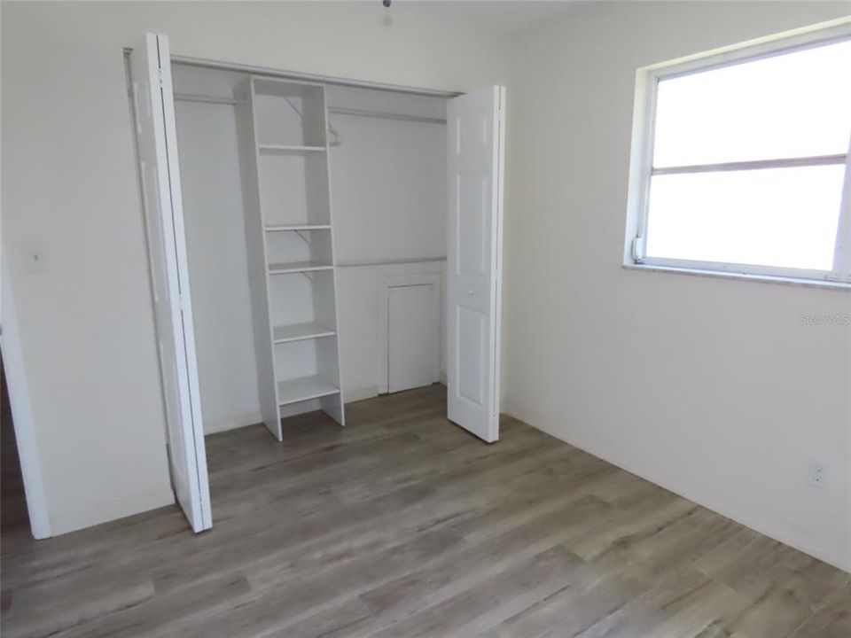 For Sale: $159,000 (2 beds, 2 baths, 890 Square Feet)