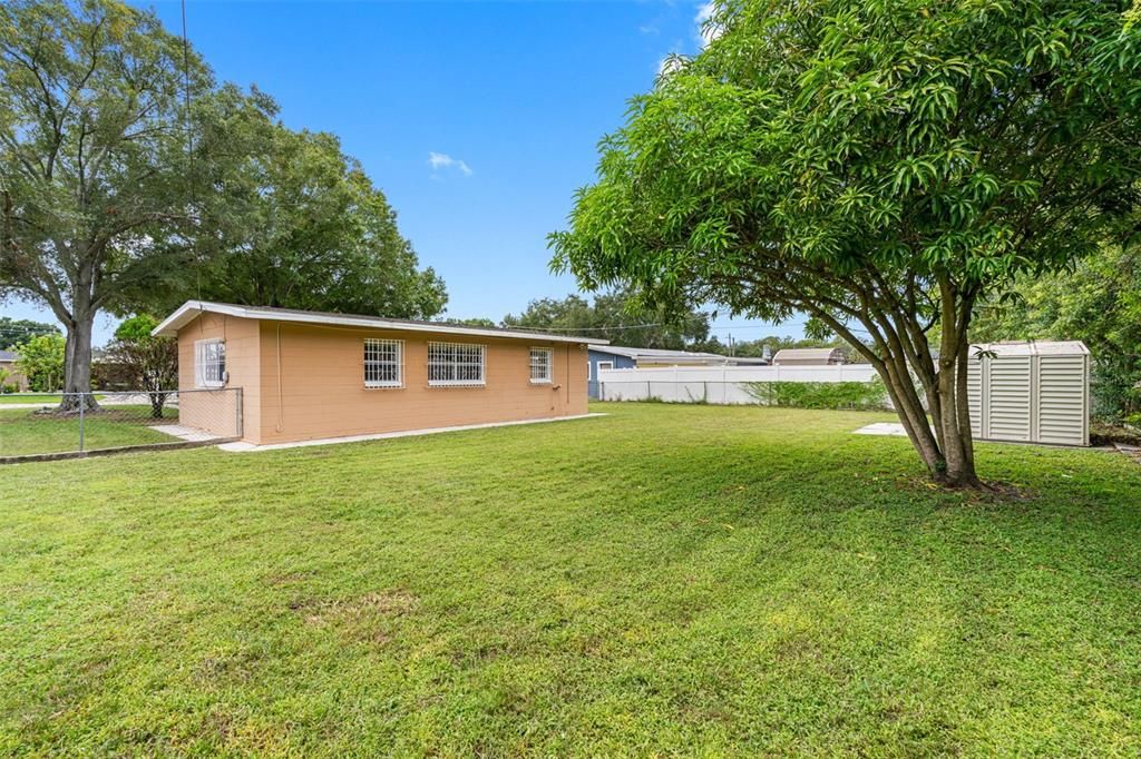 For Sale: $379,000 (3 beds, 2 baths, 1215 Square Feet)