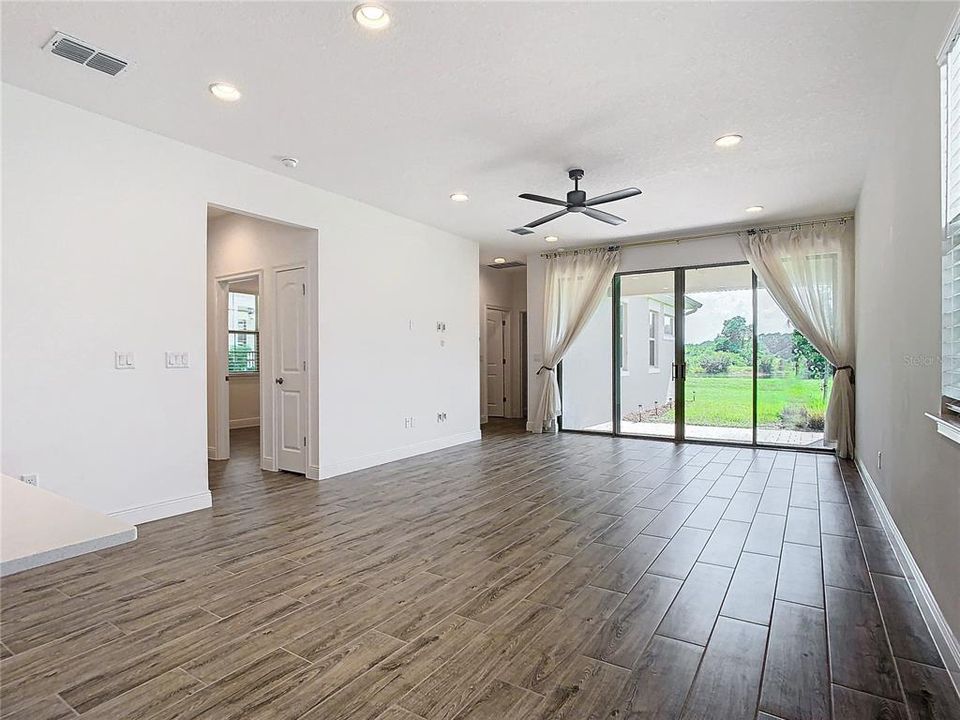 Active With Contract: $369,000 (3 beds, 2 baths, 1580 Square Feet)