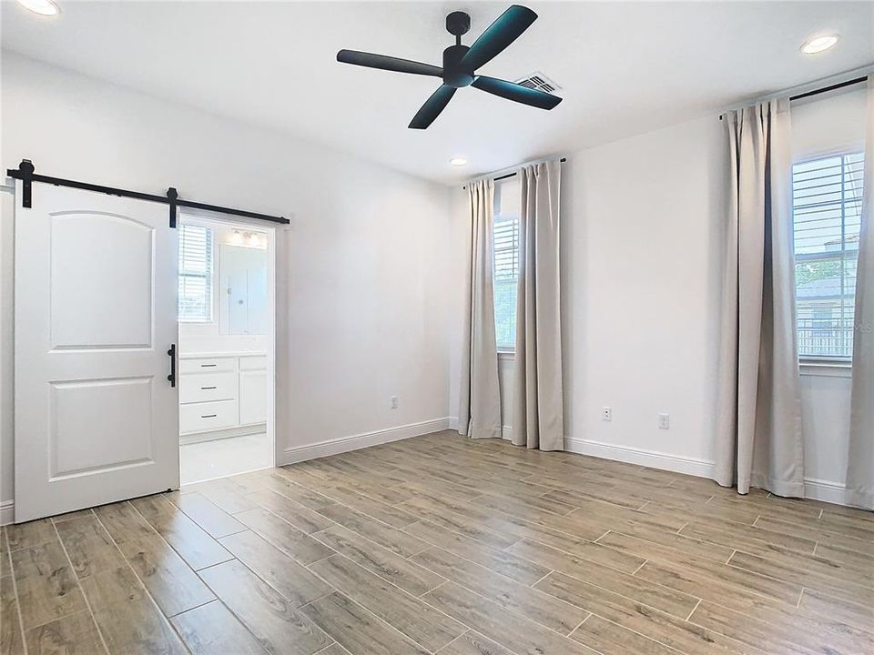 Active With Contract: $369,000 (3 beds, 2 baths, 1580 Square Feet)