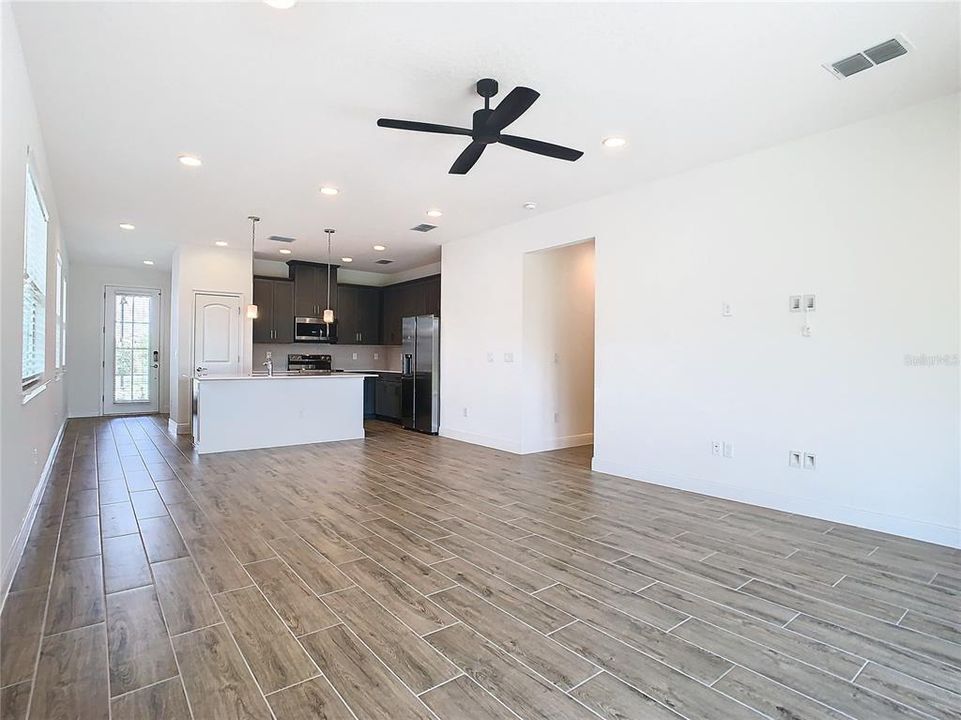 Active With Contract: $369,000 (3 beds, 2 baths, 1580 Square Feet)