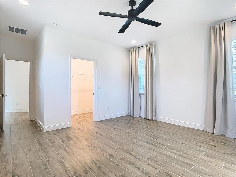 Active With Contract: $369,000 (3 beds, 2 baths, 1580 Square Feet)