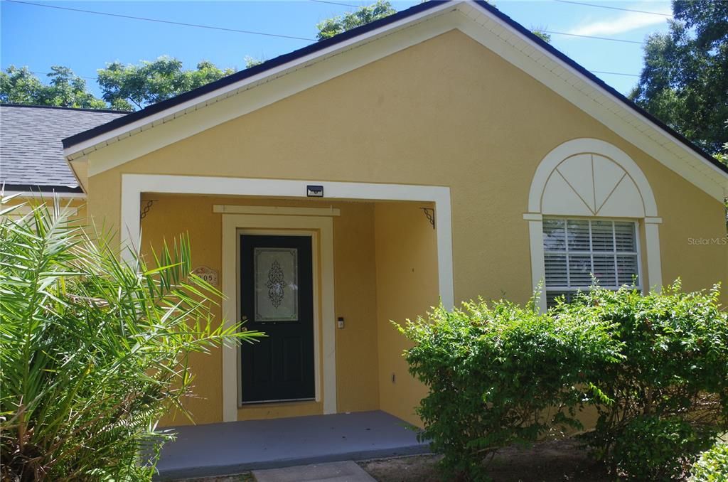 For Rent: $2,250 (3 beds, 2 baths, 1594 Square Feet)