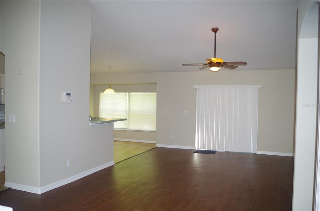 For Rent: $2,250 (3 beds, 2 baths, 1594 Square Feet)