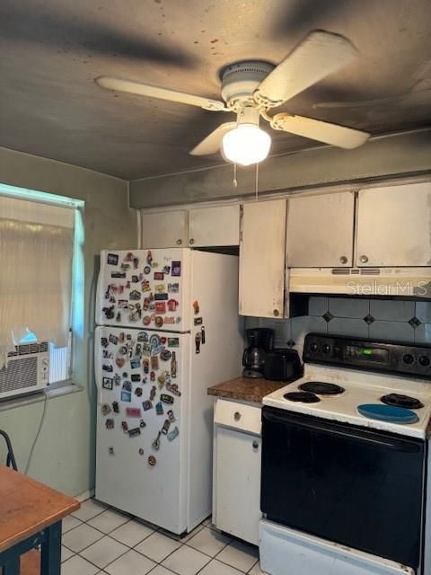 For Sale: $95,000 (2 beds, 1 baths, 831 Square Feet)