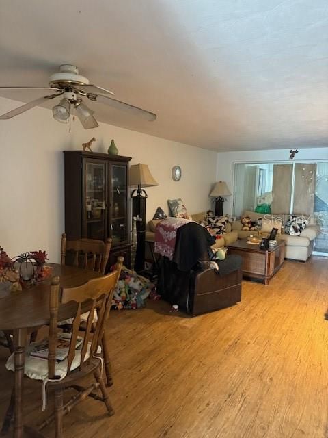 For Sale: $95,000 (2 beds, 1 baths, 831 Square Feet)