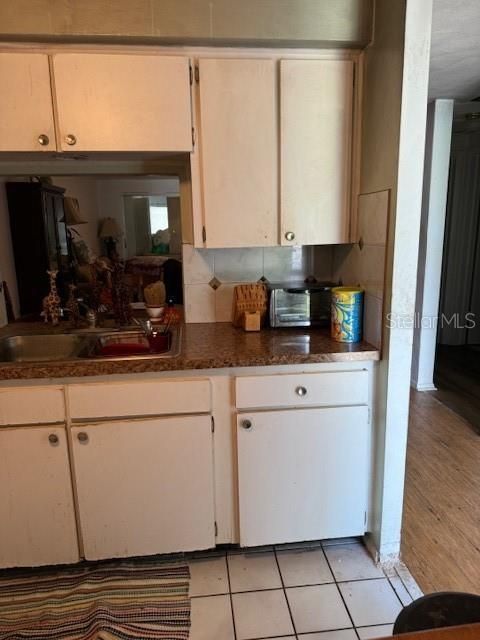 For Sale: $95,000 (2 beds, 1 baths, 831 Square Feet)