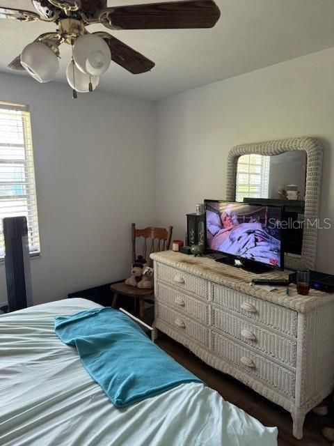 For Sale: $95,000 (2 beds, 1 baths, 831 Square Feet)