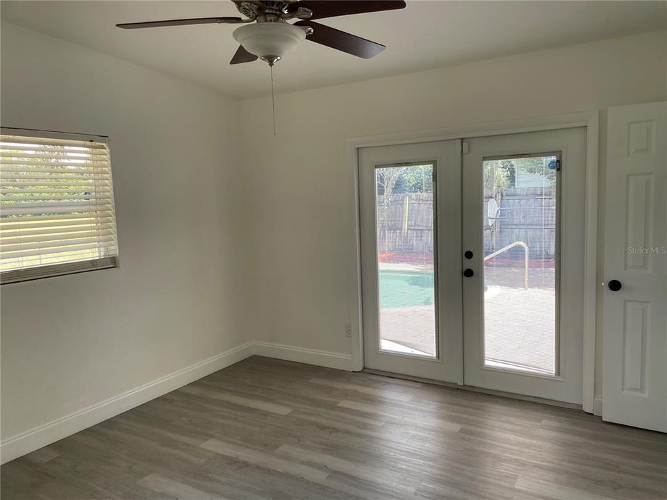 For Rent: $2,300 (3 beds, 1 baths, 1392 Square Feet)