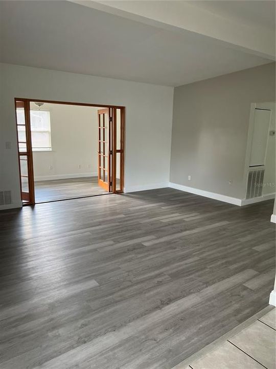 For Rent: $2,300 (3 beds, 1 baths, 1392 Square Feet)