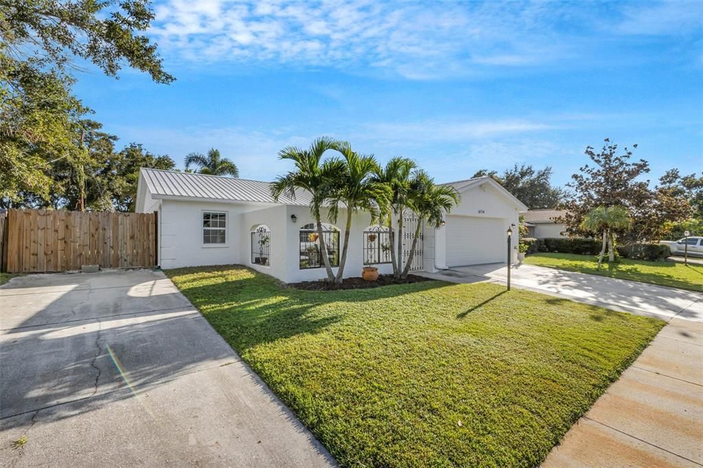 For Sale: $489,000 (4 beds, 2 baths, 1366 Square Feet)