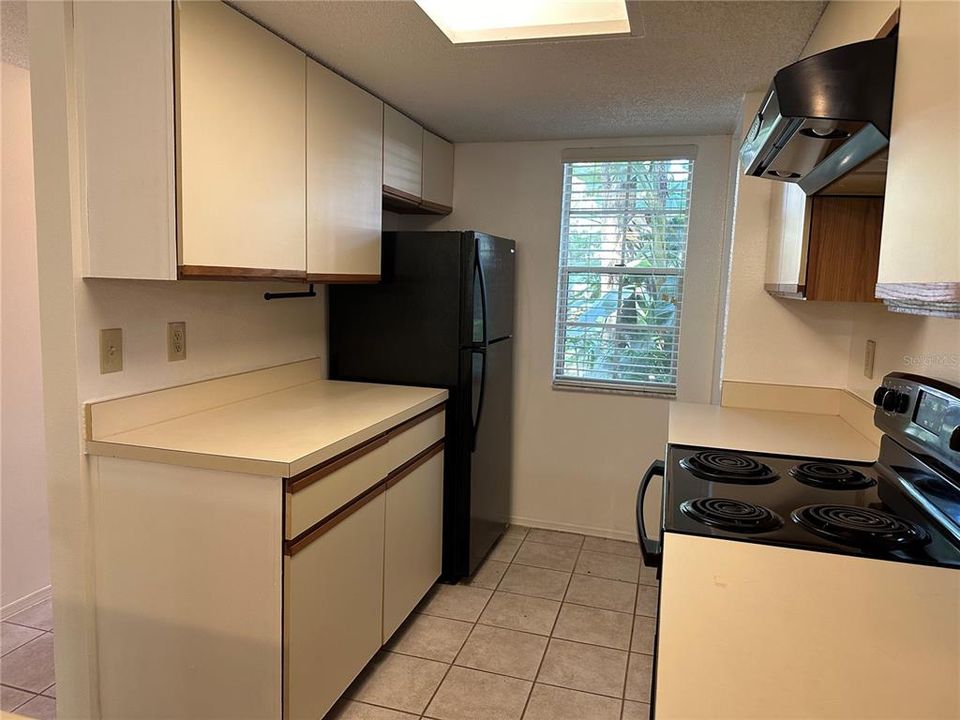 For Rent: $1,800 (2 beds, 2 baths, 1018 Square Feet)