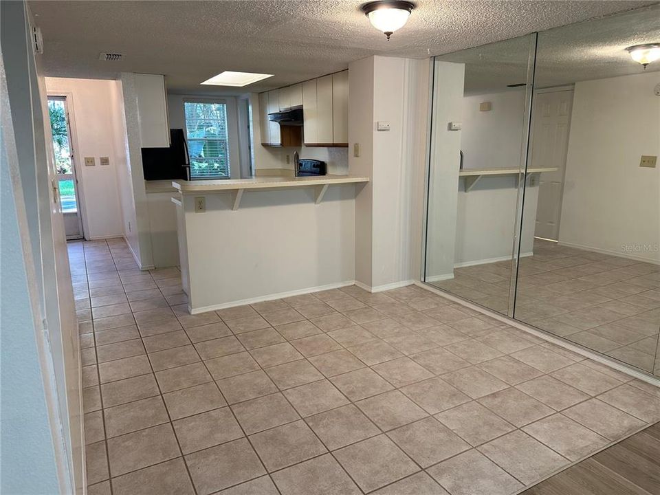 For Rent: $1,800 (2 beds, 2 baths, 1018 Square Feet)