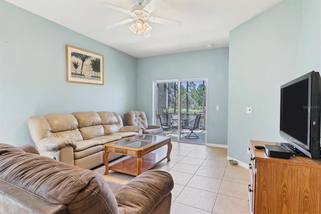 For Sale: $399,000 (3 beds, 2 baths, 1271 Square Feet)