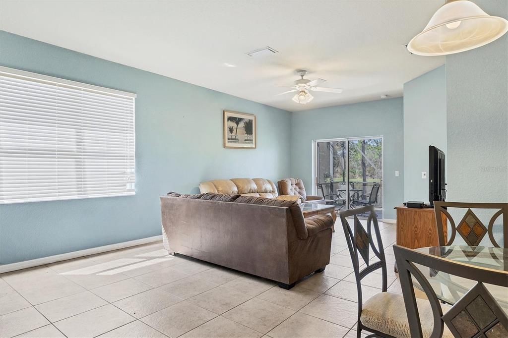 For Sale: $399,000 (3 beds, 2 baths, 1271 Square Feet)