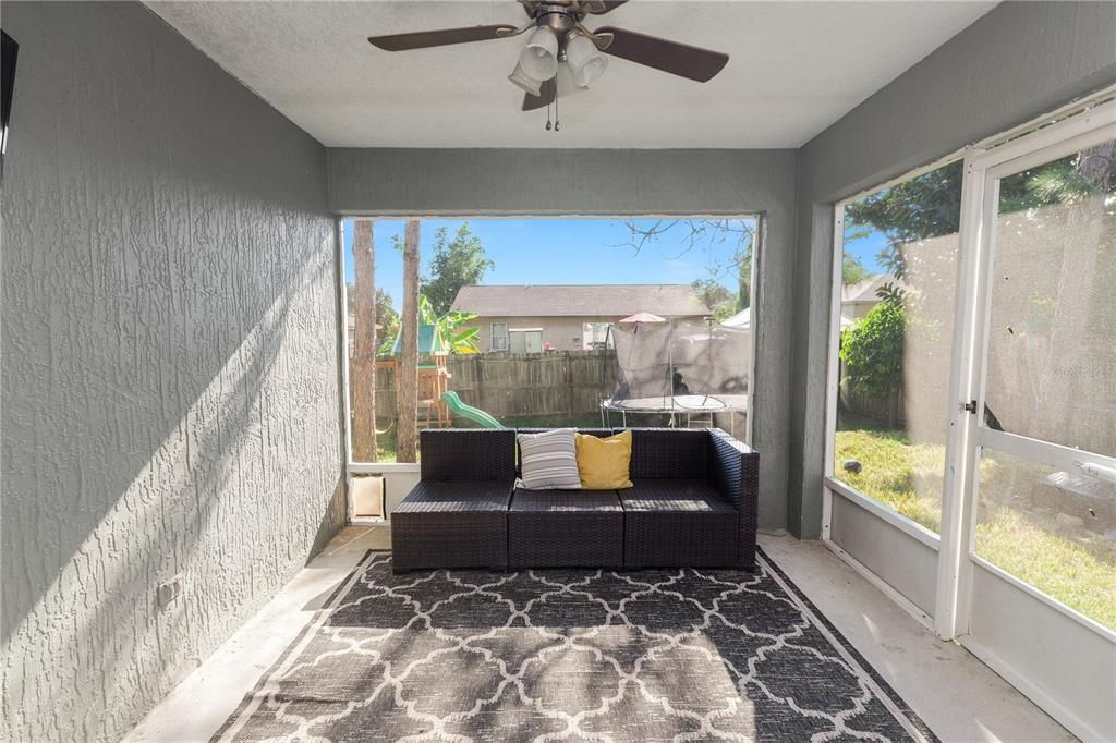 Active With Contract: $295,000 (3 beds, 2 baths, 1284 Square Feet)