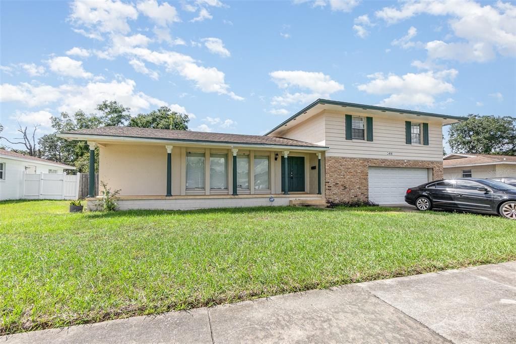 For Sale: $389,999 (4 beds, 2 baths, 1782 Square Feet)