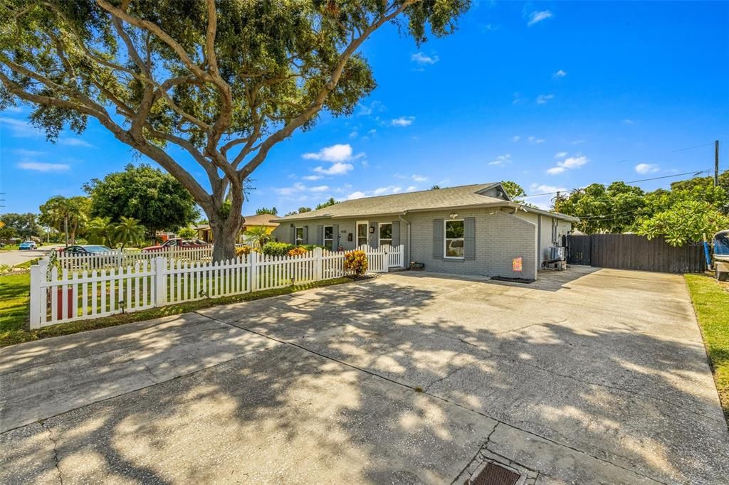 For Sale: $590,000 (3 beds, 2 baths, 1785 Square Feet)