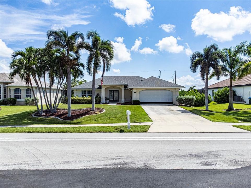 For Sale: $435,000 (3 beds, 2 baths, 1528 Square Feet)