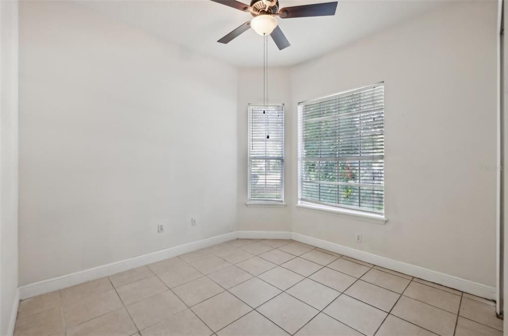 For Sale: $329,900 (2 beds, 2 baths, 1402 Square Feet)