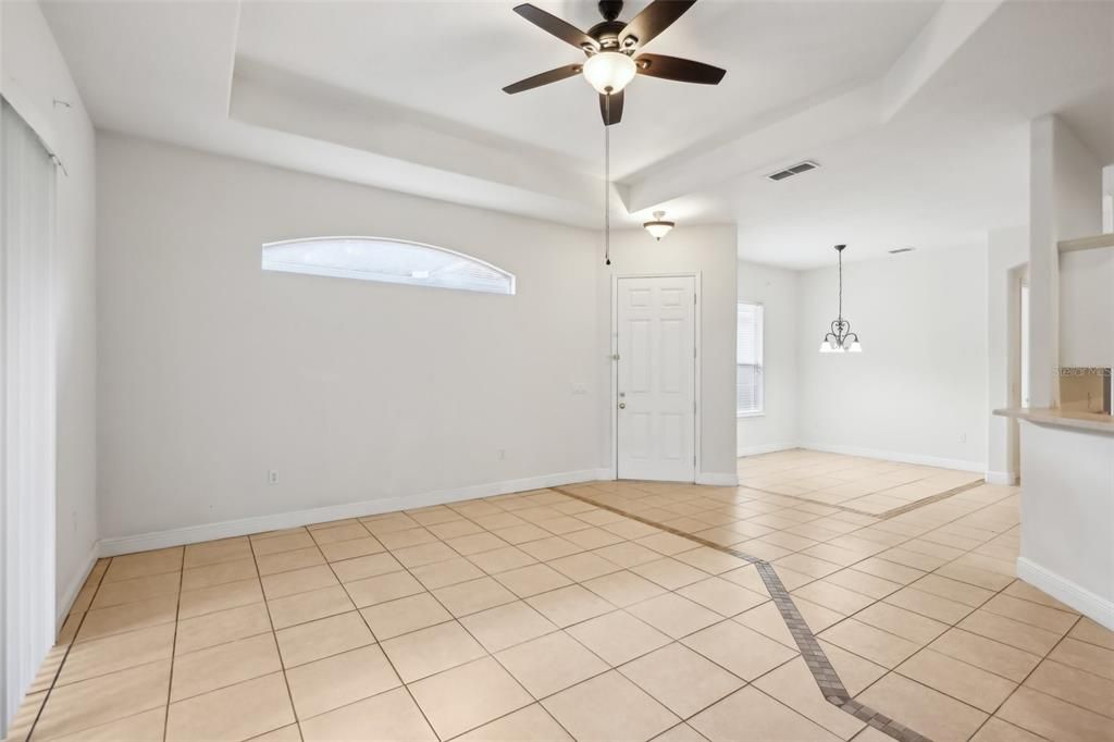 For Sale: $329,900 (2 beds, 2 baths, 1402 Square Feet)