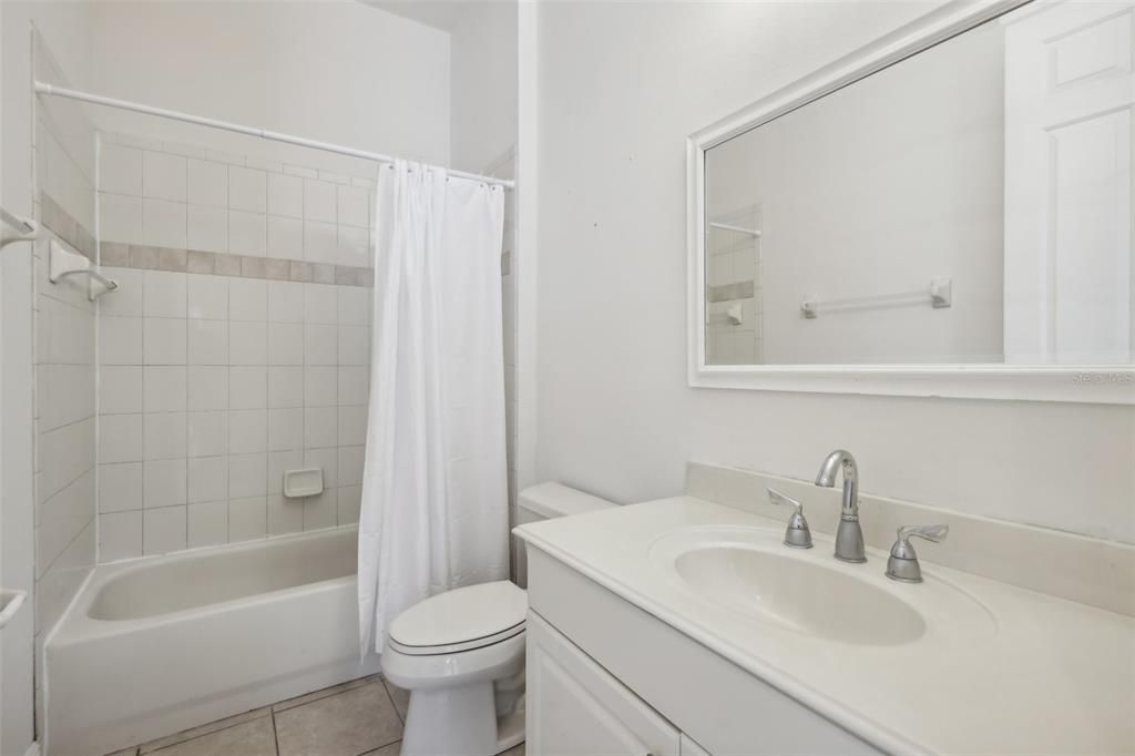 For Sale: $329,900 (2 beds, 2 baths, 1402 Square Feet)