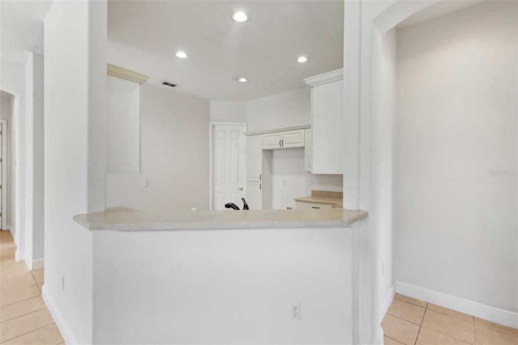 For Sale: $329,900 (2 beds, 2 baths, 1402 Square Feet)