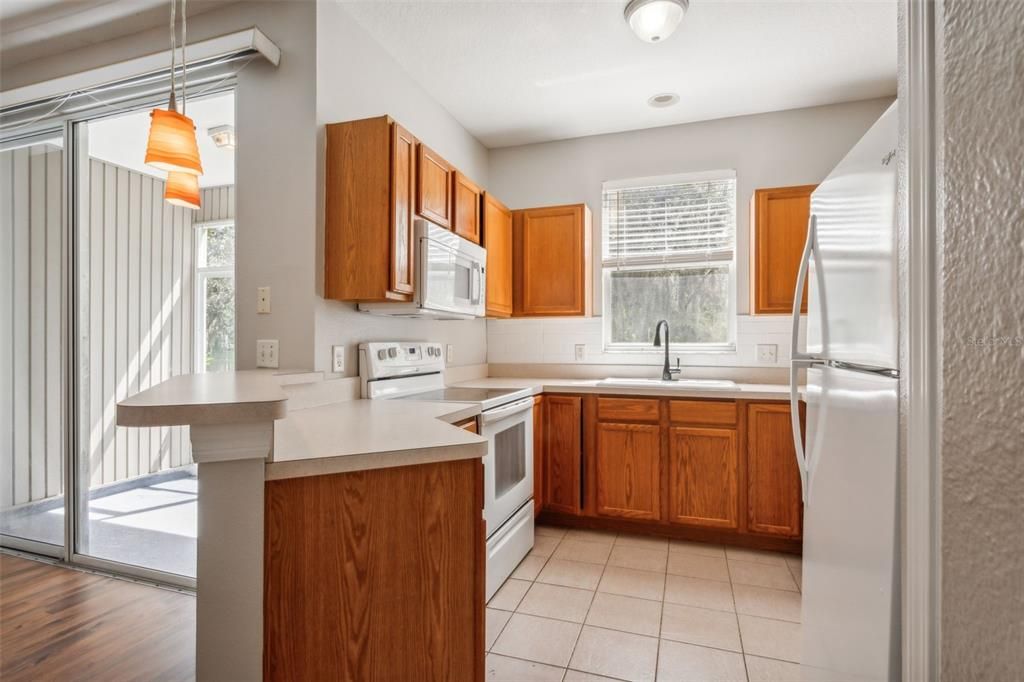 For Sale: $247,000 (2 beds, 1 baths, 1252 Square Feet)