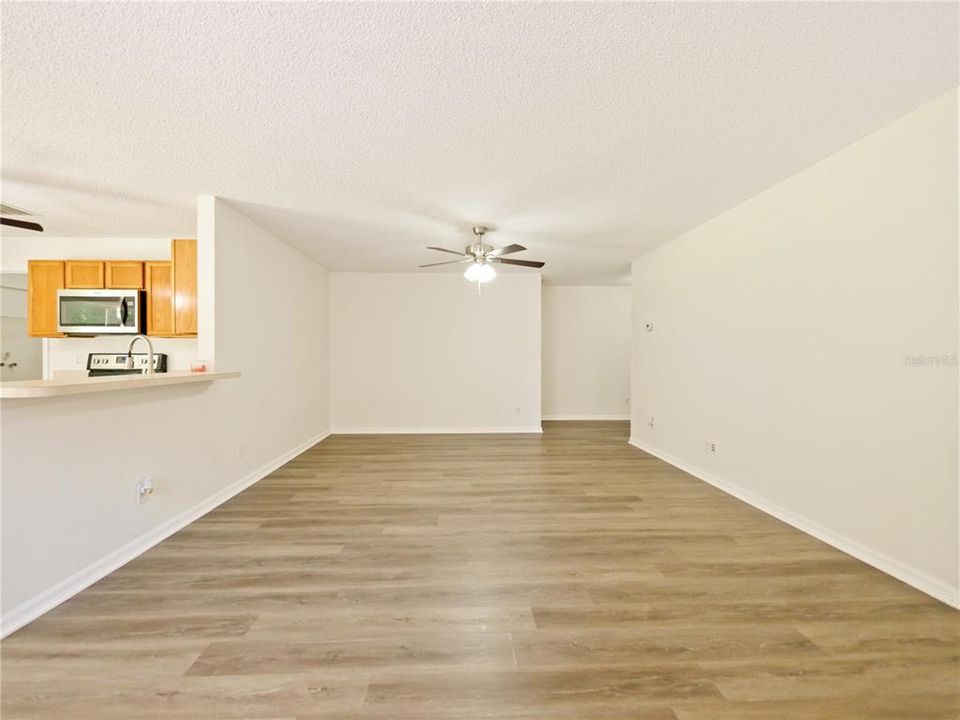 For Sale: $359,900 (3 beds, 2 baths, 1552 Square Feet)