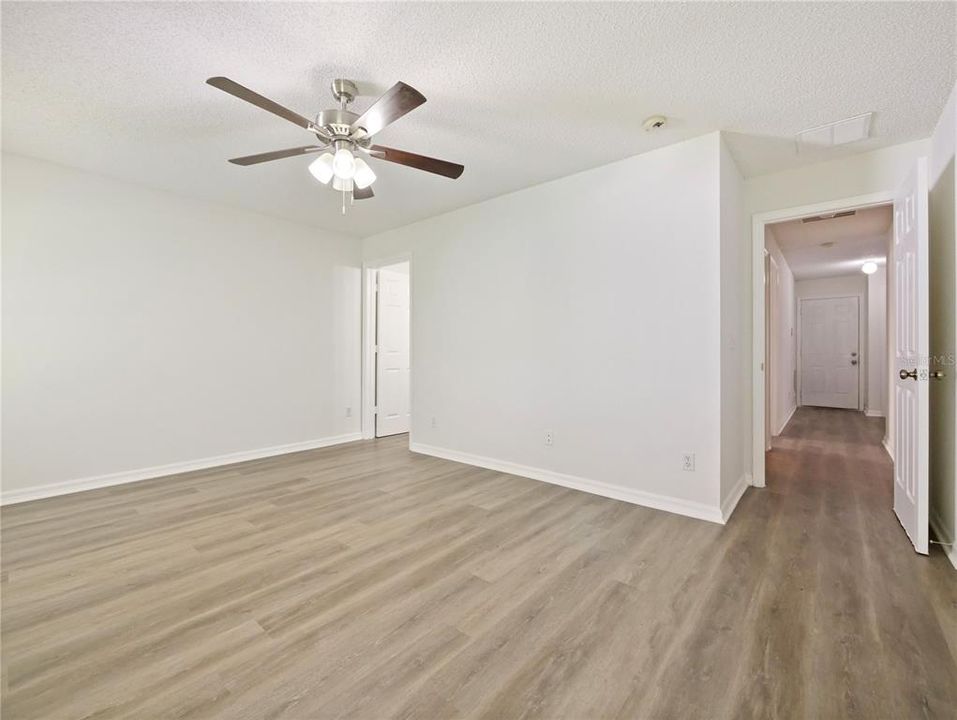 For Sale: $359,900 (3 beds, 2 baths, 1552 Square Feet)