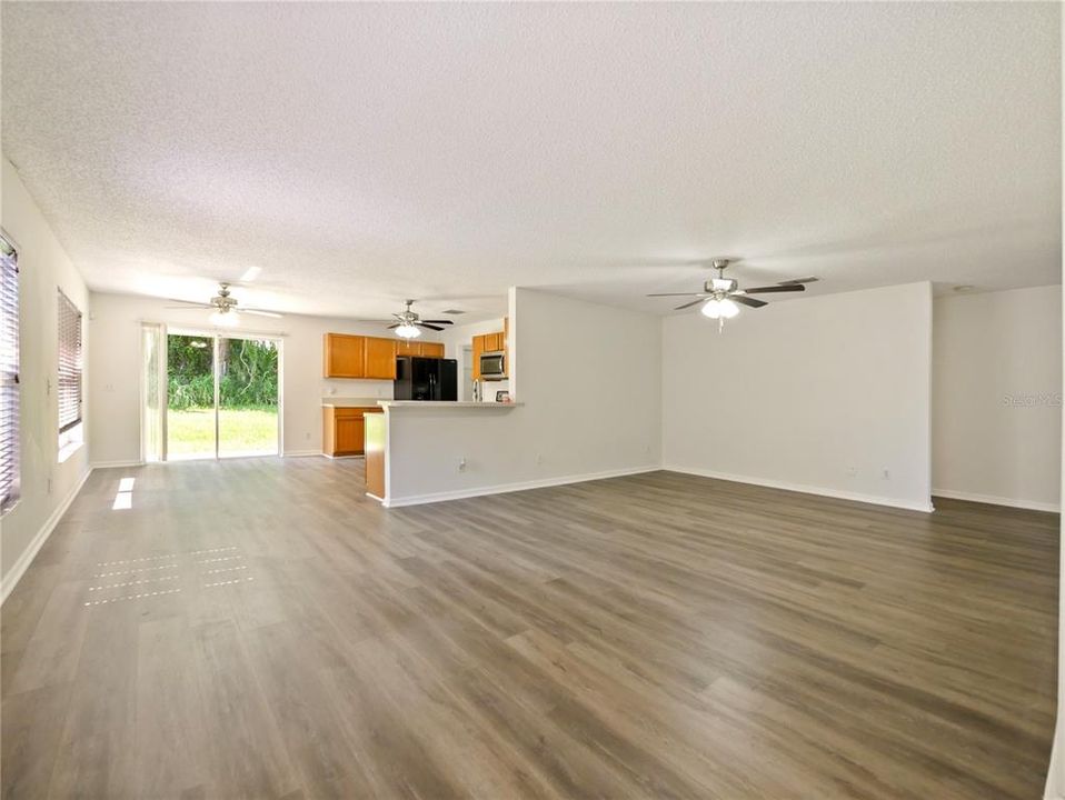 For Sale: $359,900 (3 beds, 2 baths, 1552 Square Feet)