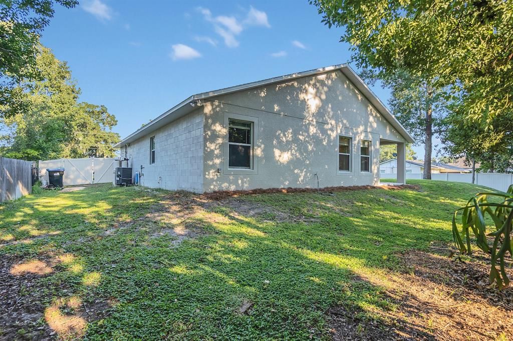 For Sale: $420,000 (3 beds, 2 baths, 1521 Square Feet)