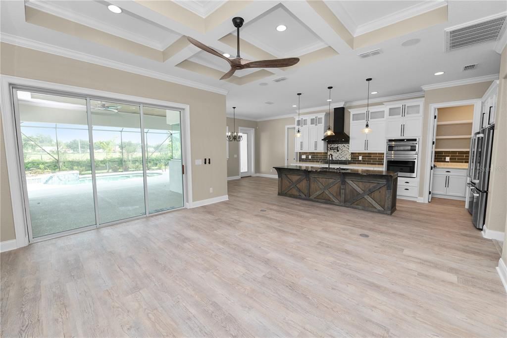 Family/kitchen room combo