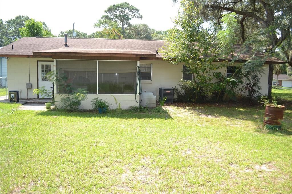 Screened rear porch