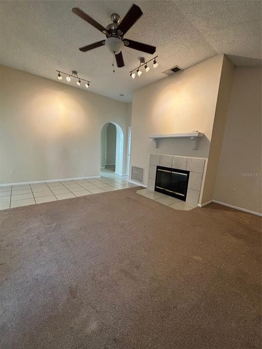 For Rent: $2,350 (3 beds, 2 baths, 1634 Square Feet)