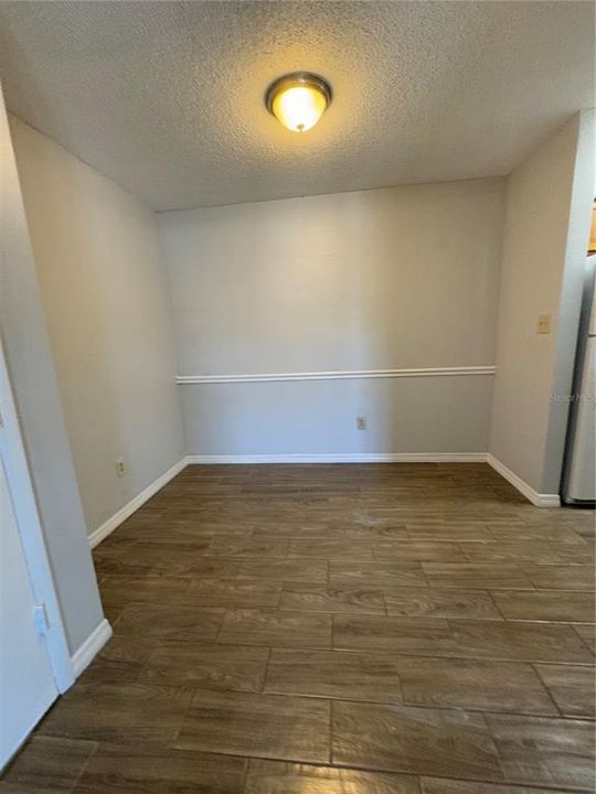 For Sale: $129,997 (1 beds, 1 baths, 700 Square Feet)