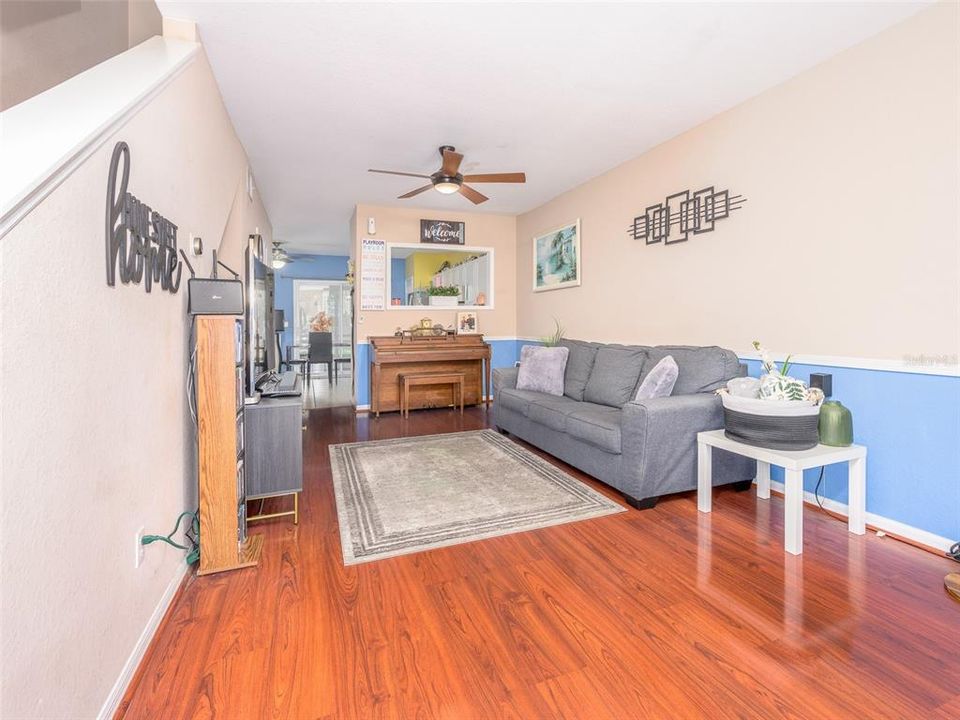 For Sale: $255,000 (2 beds, 2 baths, 1053 Square Feet)