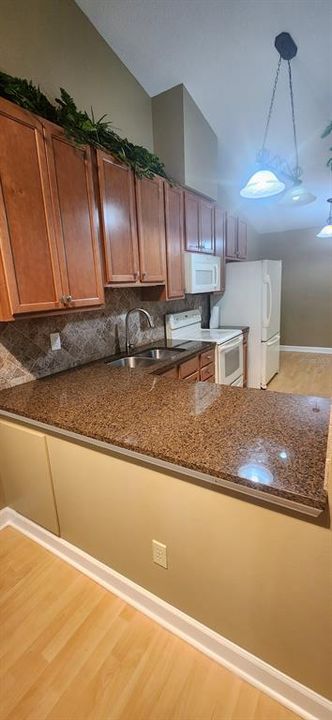 For Sale: $274,900 (2 beds, 2 baths, 1068 Square Feet)