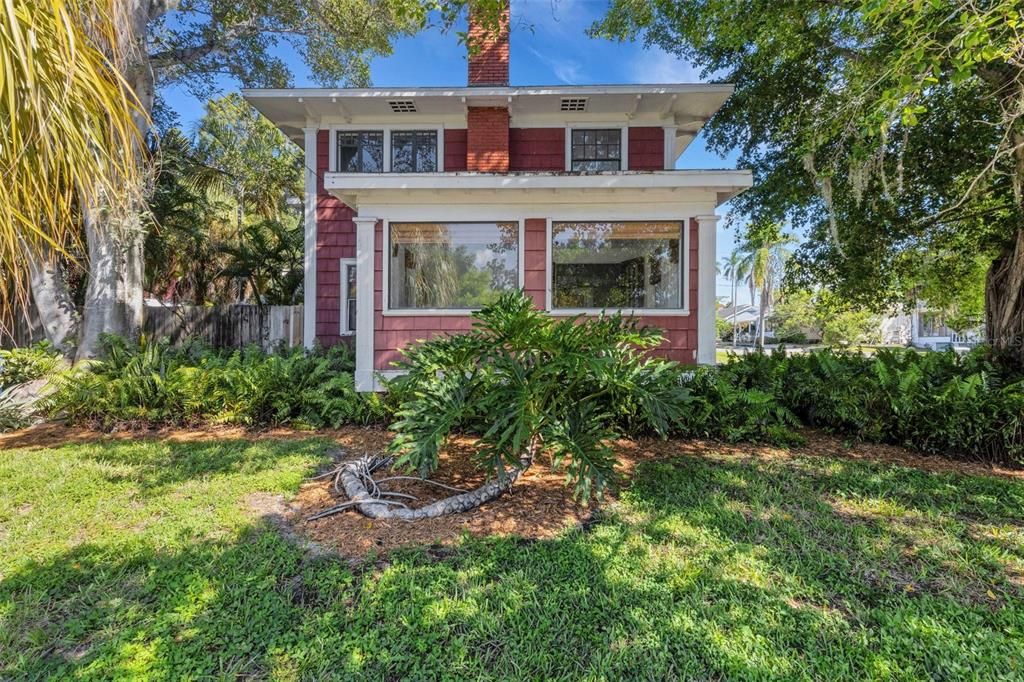 For Sale: $762,500 (3 beds, 2 baths, 2354 Square Feet)