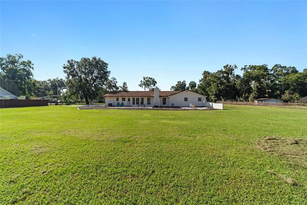 For Sale: $425,000 (3 beds, 2 baths, 2082 Square Feet)