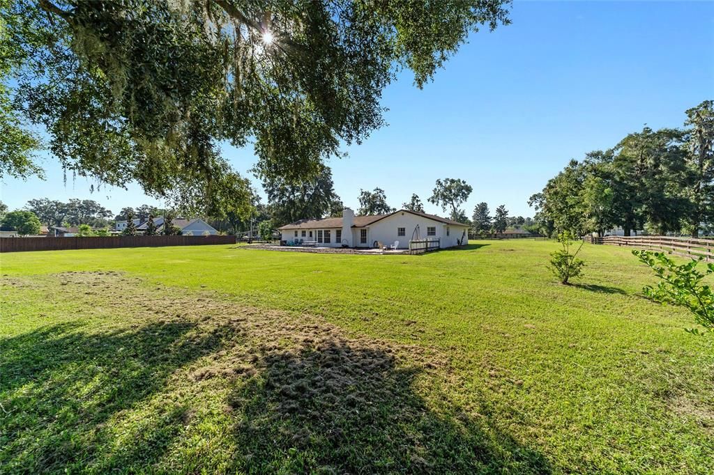 For Sale: $425,000 (3 beds, 2 baths, 2082 Square Feet)