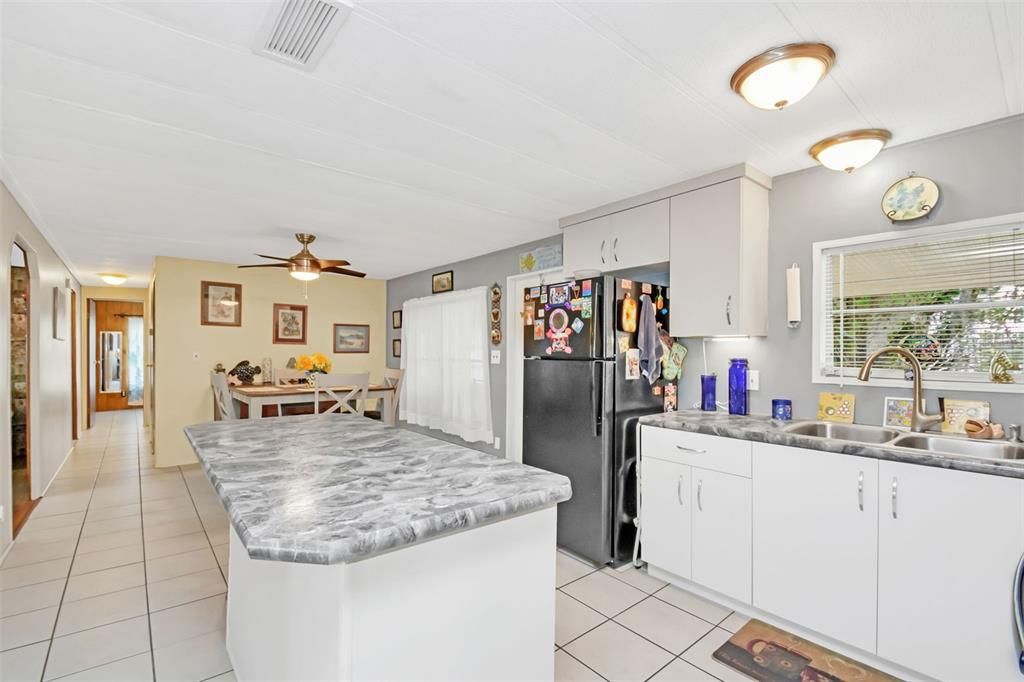 For Sale: $185,000 (3 beds, 2 baths, 1288 Square Feet)