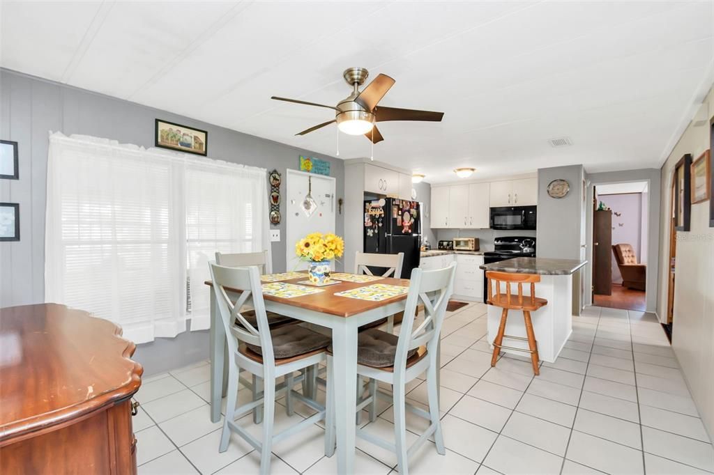 For Sale: $185,000 (3 beds, 2 baths, 1288 Square Feet)