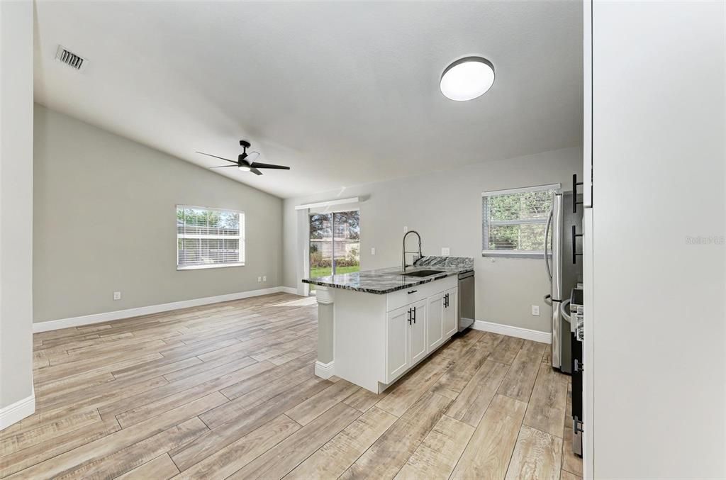 Active With Contract: $340,000 (3 beds, 2 baths, 1176 Square Feet)