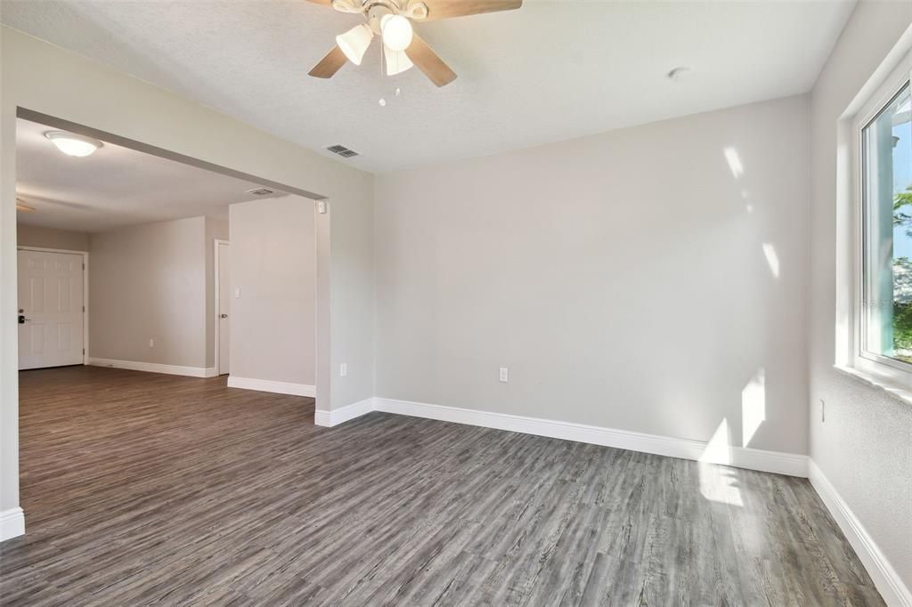 For Sale: $245,000 (2 beds, 2 baths, 1150 Square Feet)