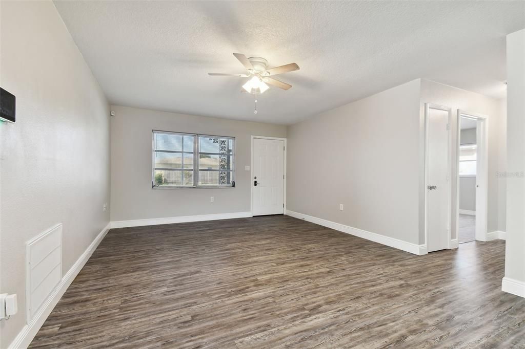 For Sale: $245,000 (2 beds, 2 baths, 1150 Square Feet)