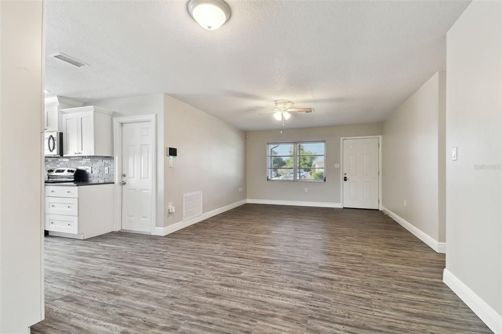 For Sale: $245,000 (2 beds, 2 baths, 1150 Square Feet)